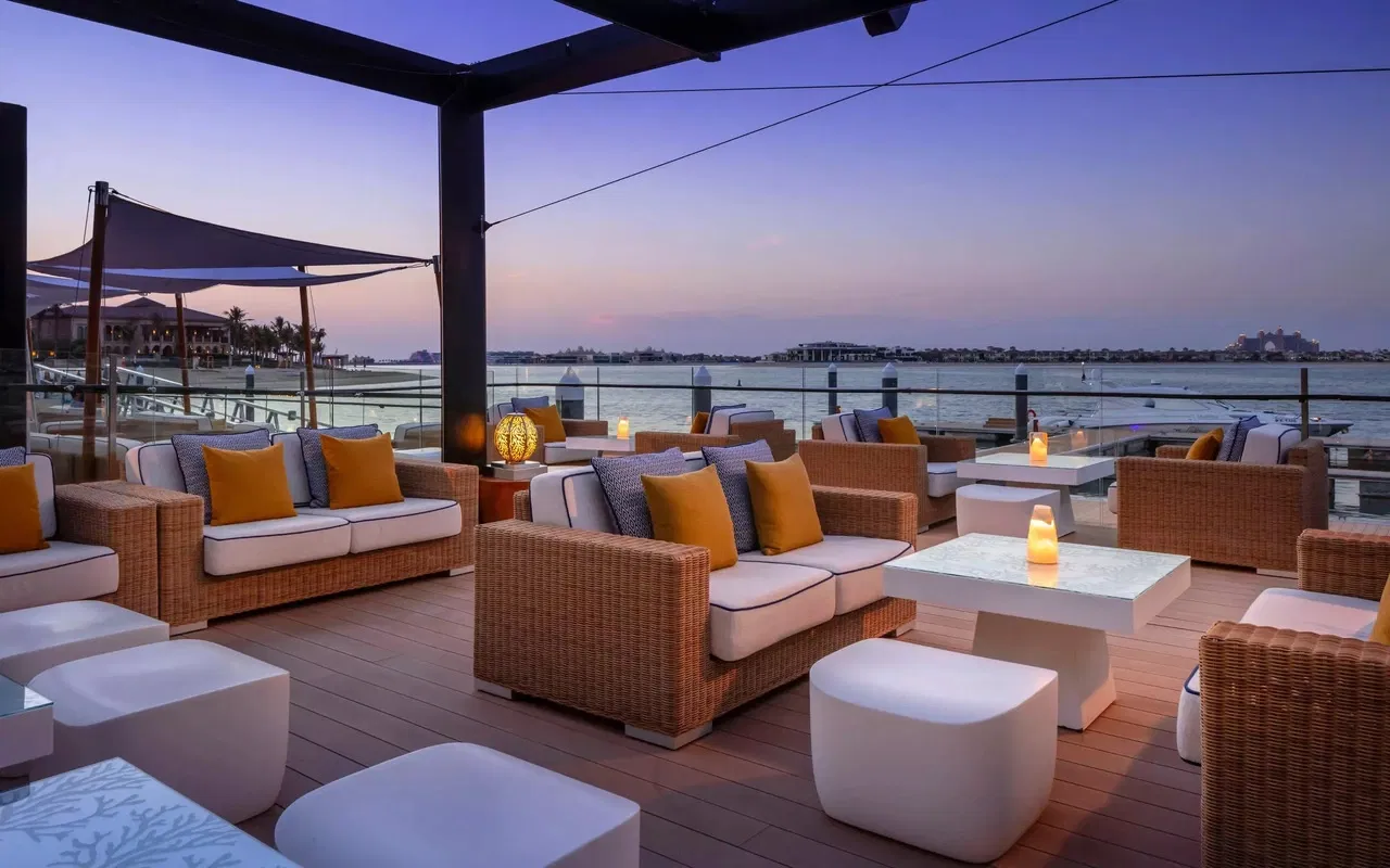 101 dining lounge & marina