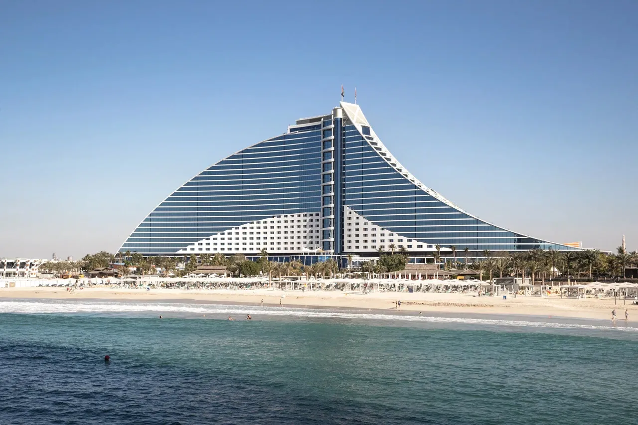 jumeirah beach hotel