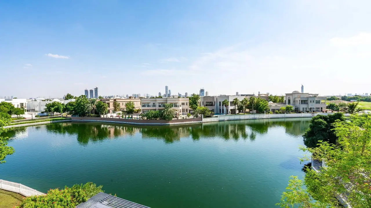 emirates hills dubai pros and cons