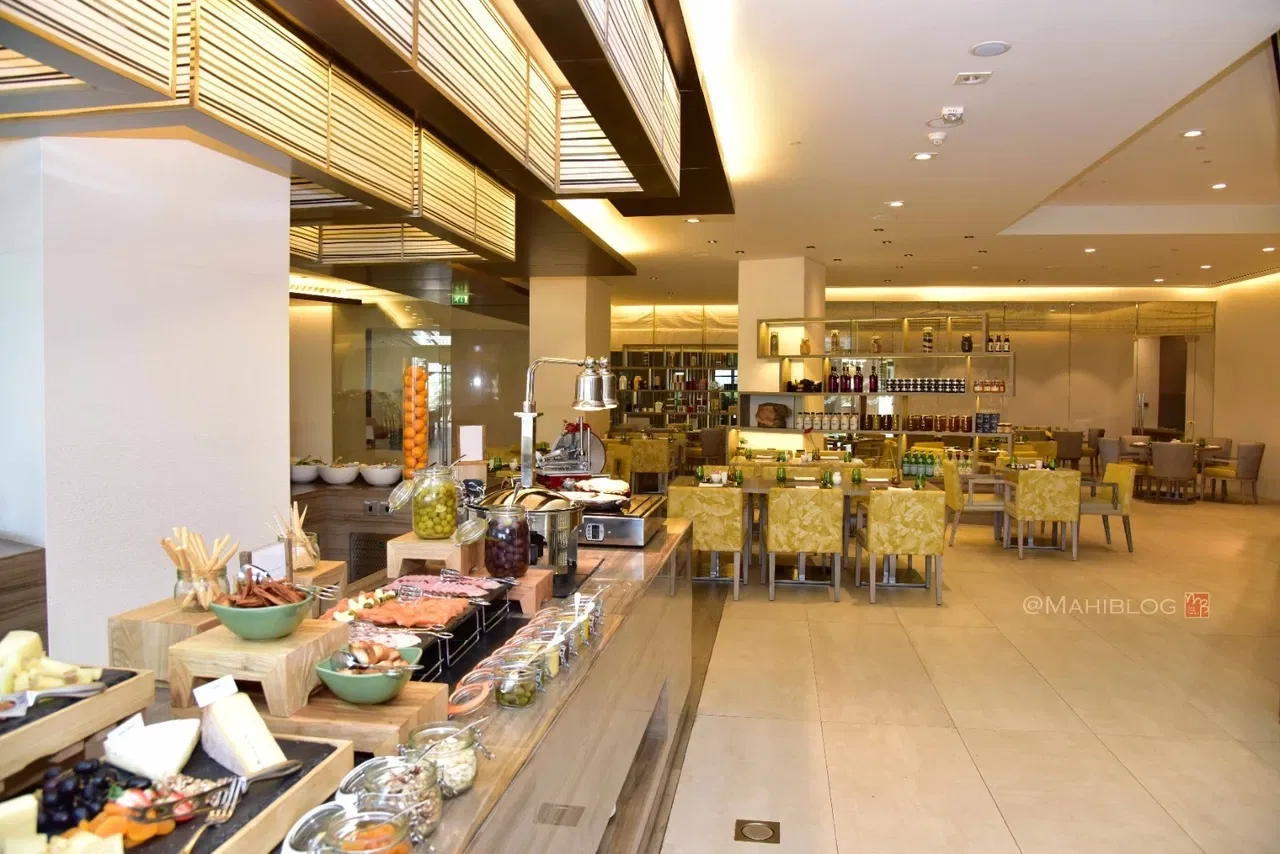 sufra hyatt regency dubai