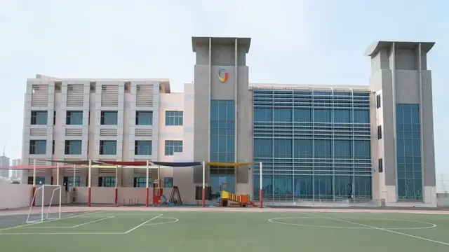 лучшие школы недалеко от центра дубая