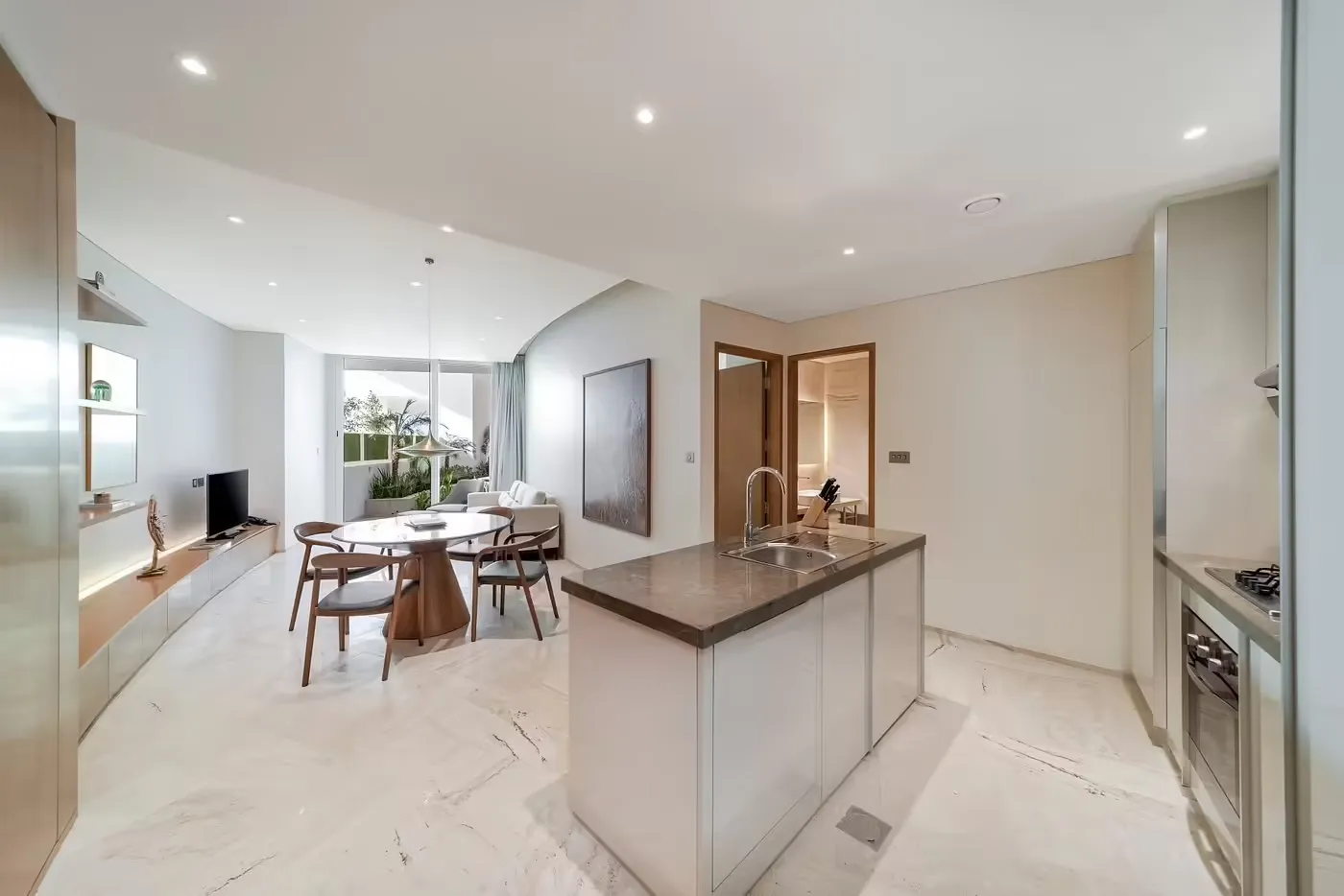 فايف جميرا فيليج ريزيدنسز: مزيج مثالي من الأناقة والراحة