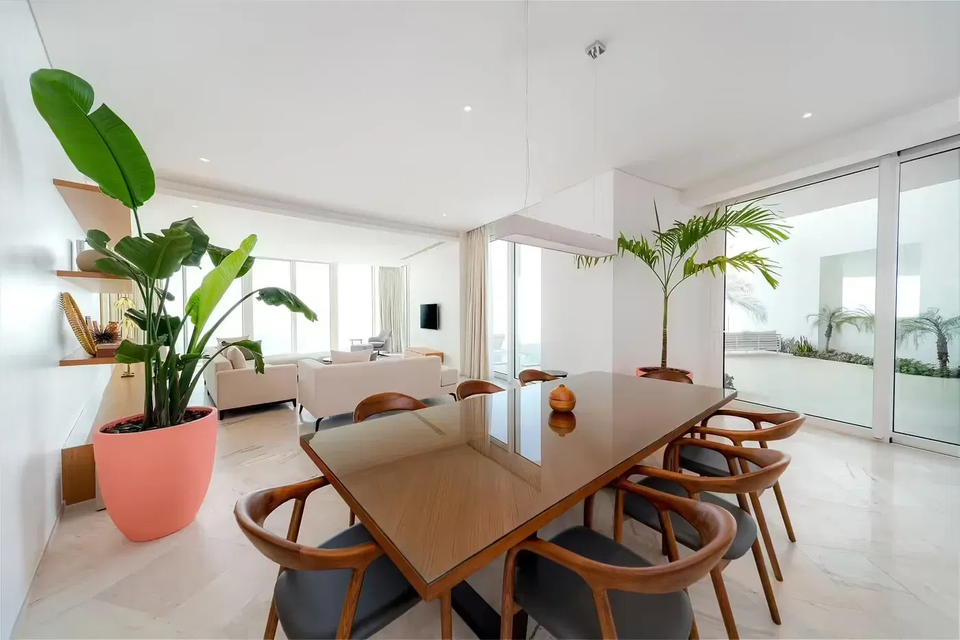 فايف جميرا فيليج ريزيدنسز: مزيج مثالي من الأناقة والراحة